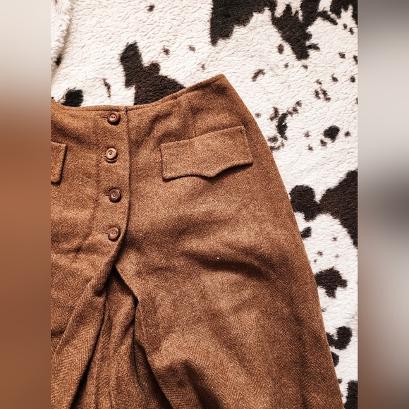 WOMEN'S 70'S PLEATED WOOL SHORTS - CHESTNUT BROWN - Picture 3 of 8